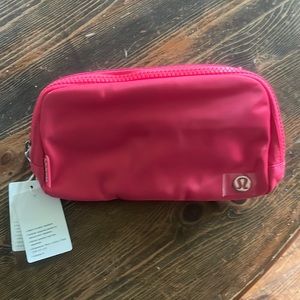 LULULEMON BELT BAG-LIP GLOSS NWT